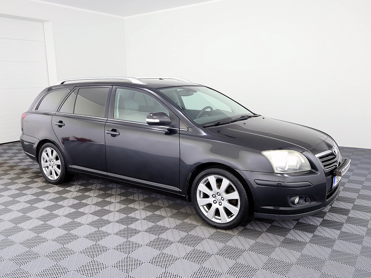Toyota Avensis Linea Sol Facelift 2.0 D-4D 93kW