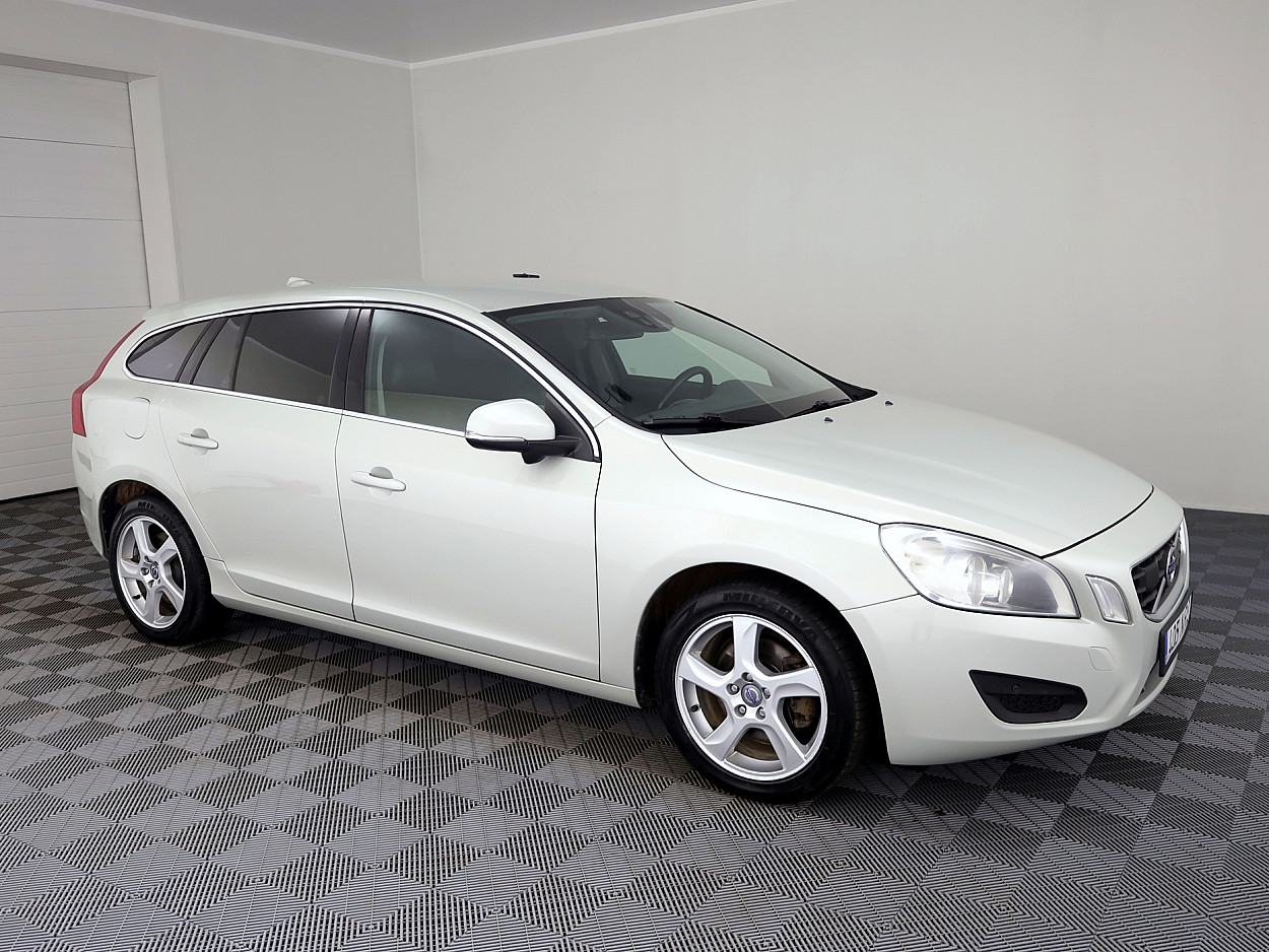 Volvo V60 Summum 2.0 D5 120kW