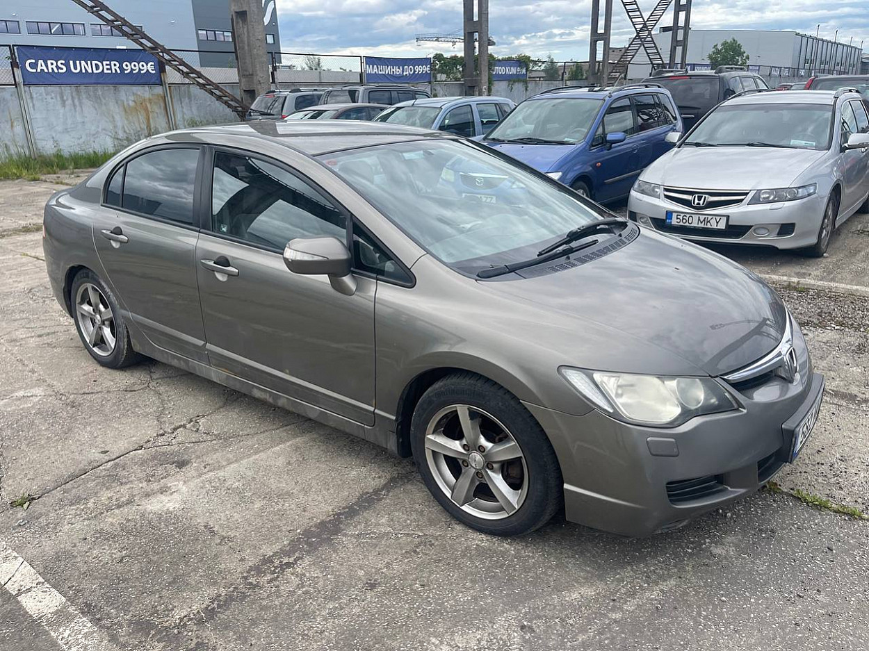 Honda Civic Elegance 1.8 103kW