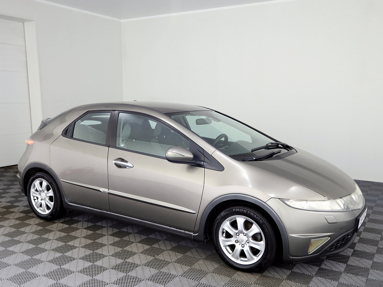 Honda Civic Elegance 1.8 103kW