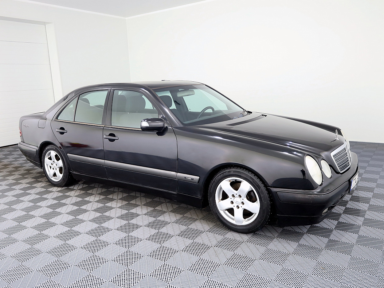 Mercedes-Benz E 240 Classic 2.4 125kW