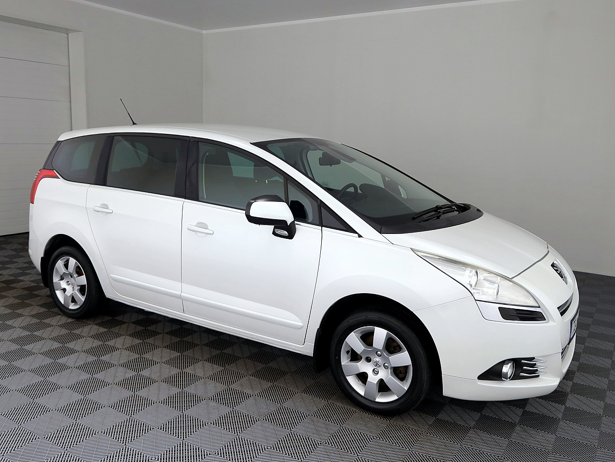 Peugeot 5008 Elegance 1.6 115kW