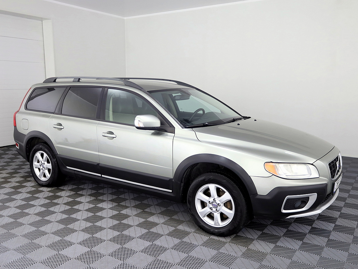 Volvo XC70 Summum ATM 2.4 D5 136kW