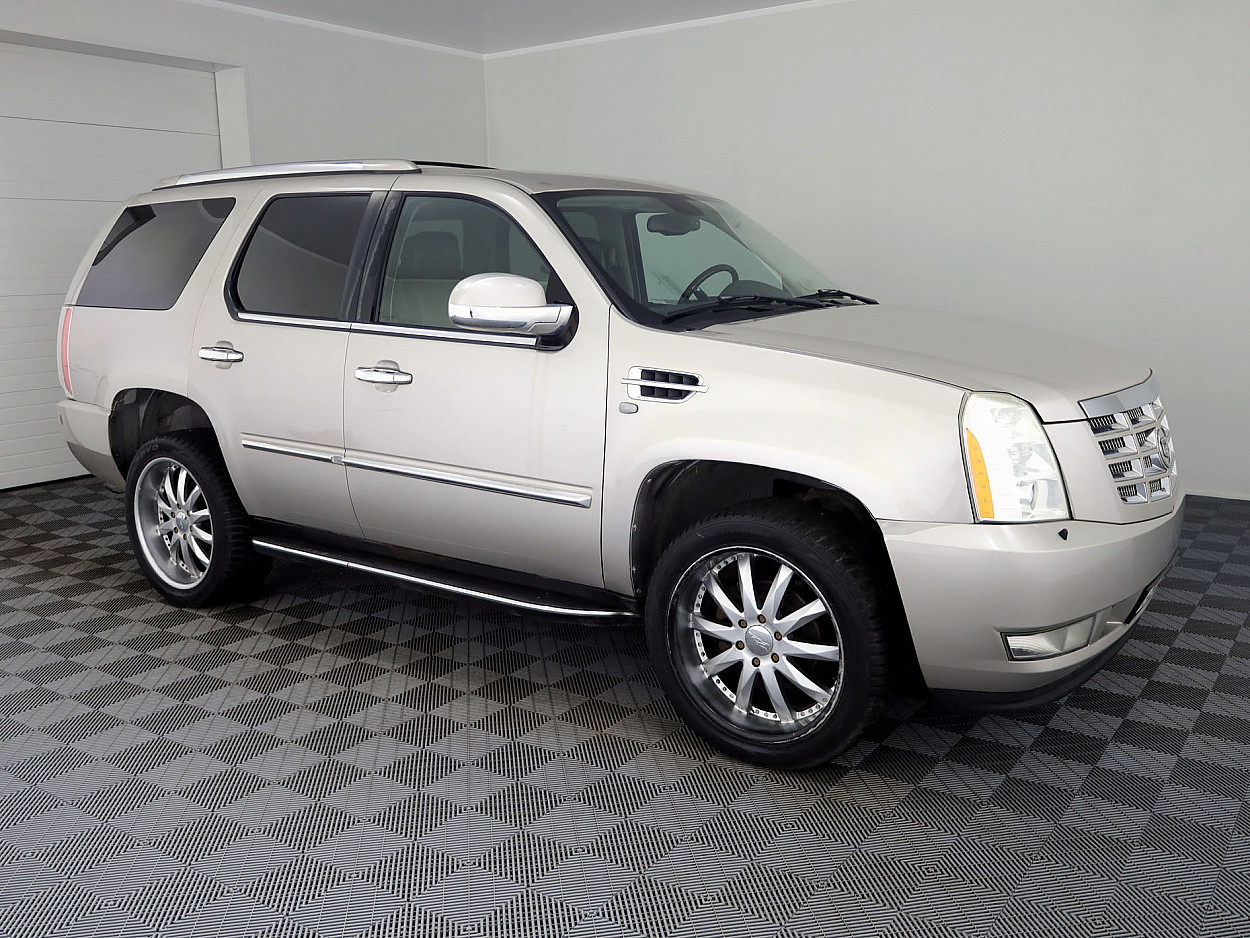 Cadillac Escalade Luxury LPG ATM 6.2 301kW