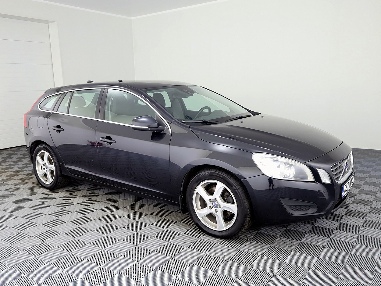 Volvo V60 Summum ATM 2.0 D5 120kW