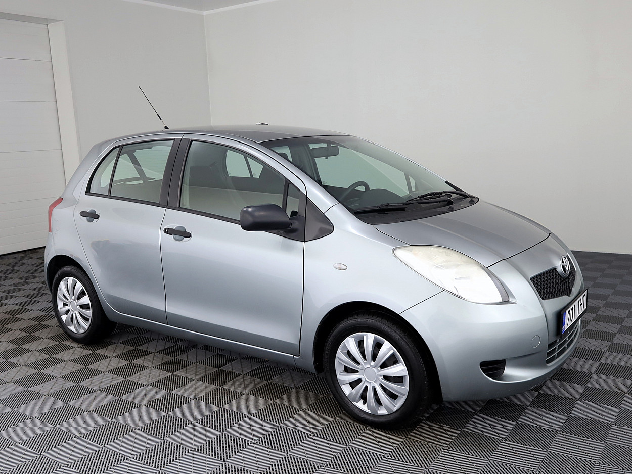Toyota Yaris Linea Sol A-C 1.3 64kW
