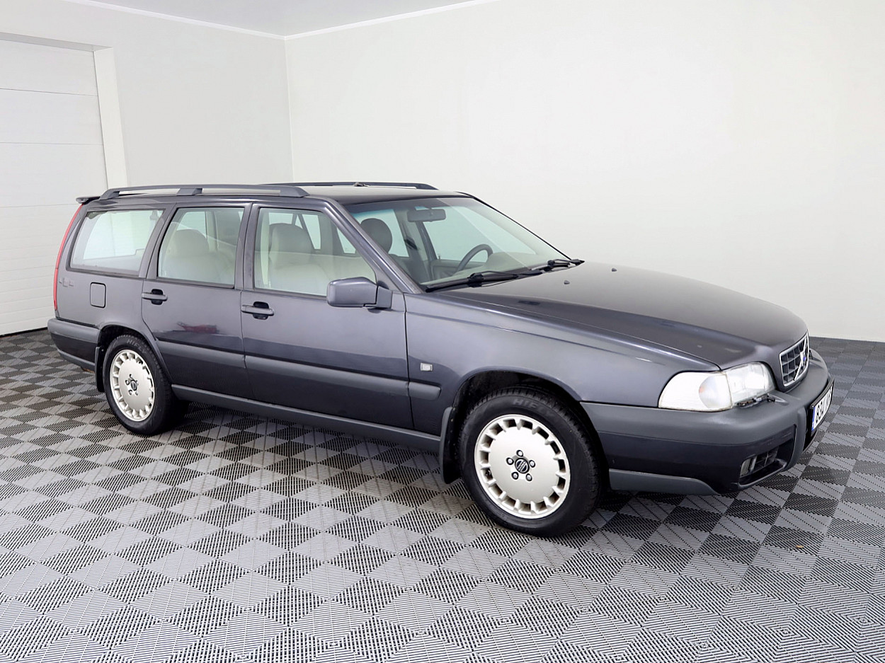 Volvo XC70 Summum AWD ATM 2.4 142kW