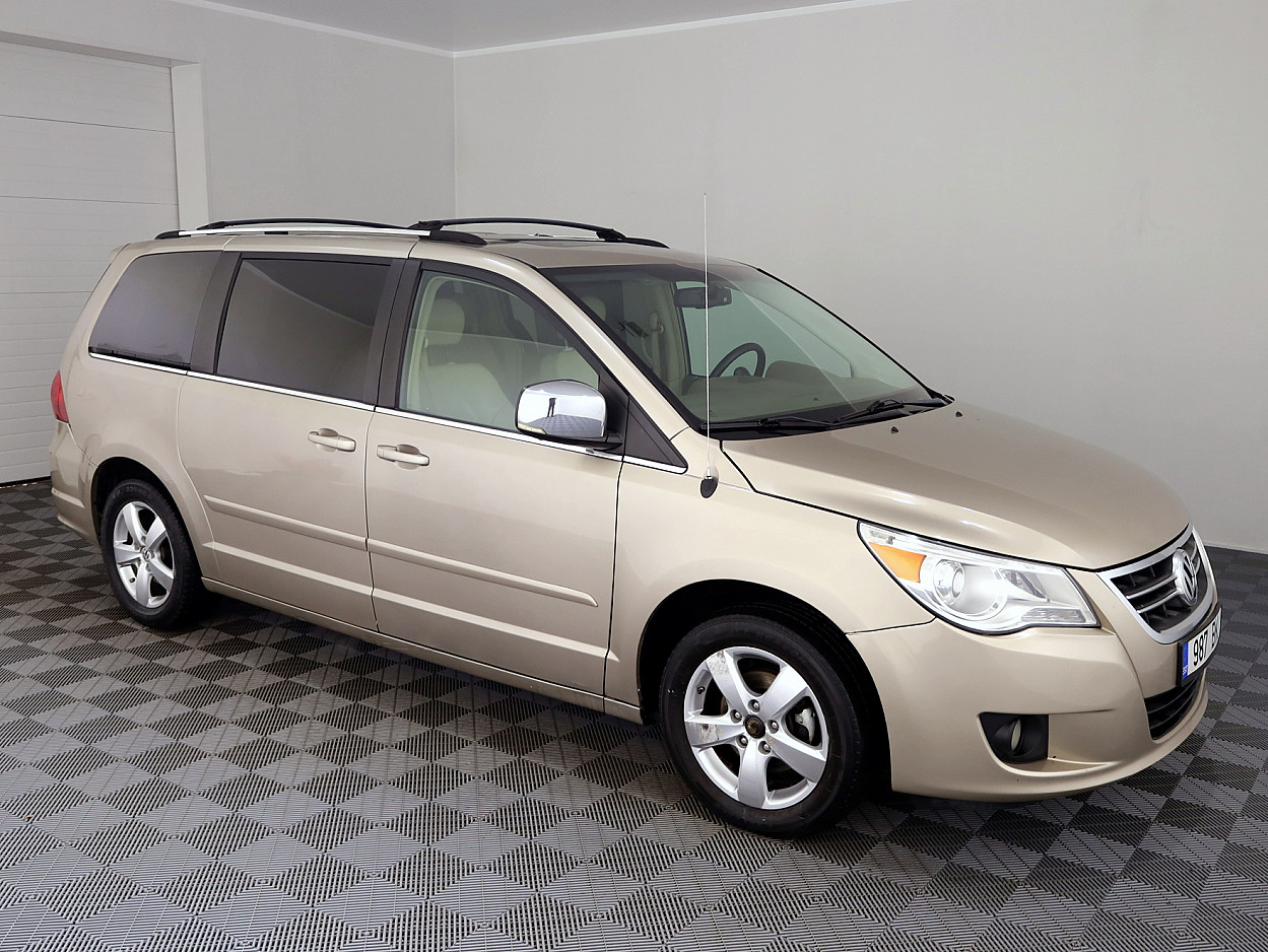 Volkswagen Routan Highline ATM 4.0 189kW