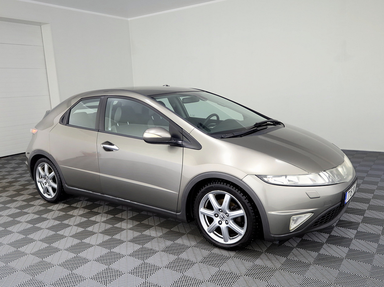 Honda Civic Elegance 1.8 103kW