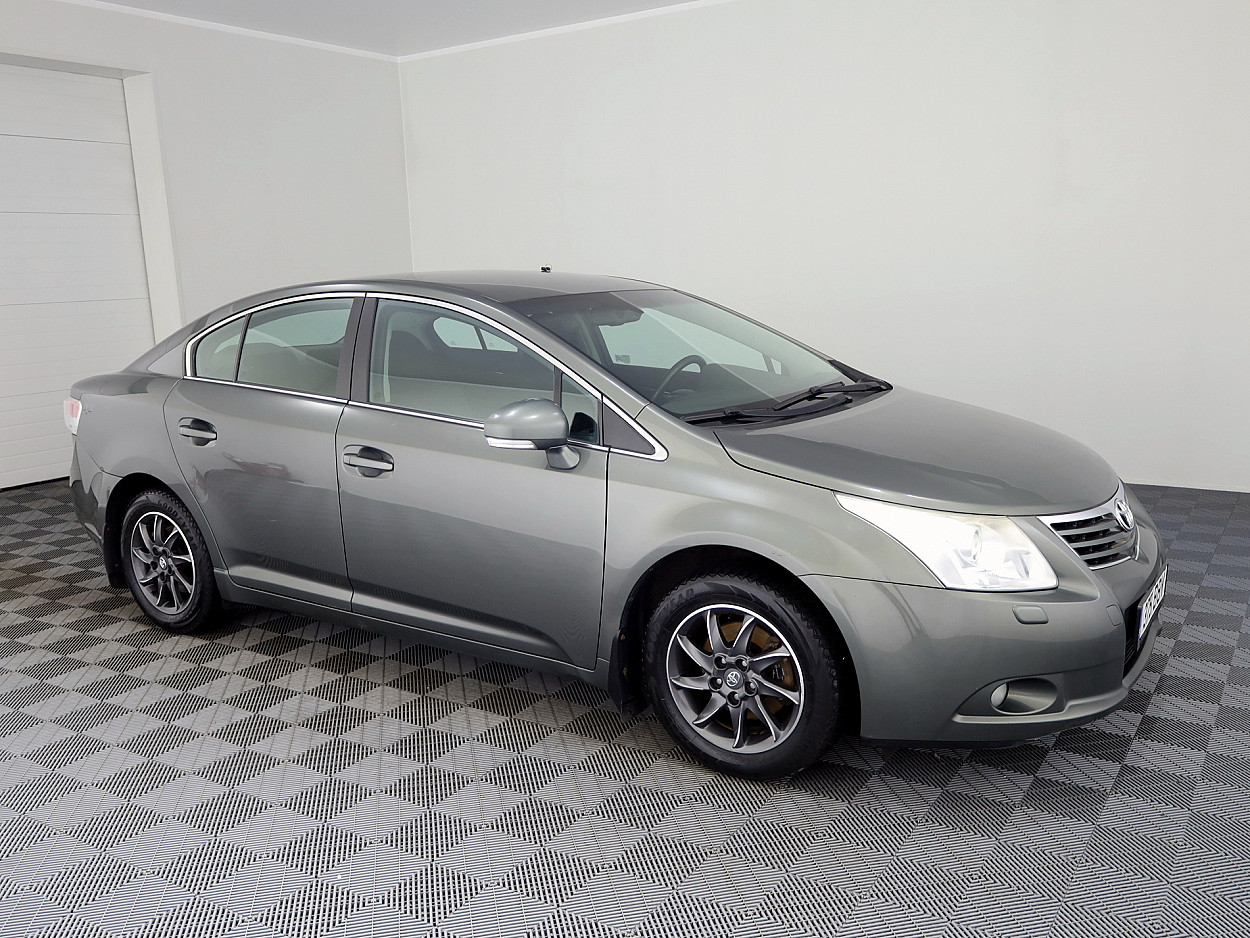 Toyota Avensis Linea Sol 1.8 108kW