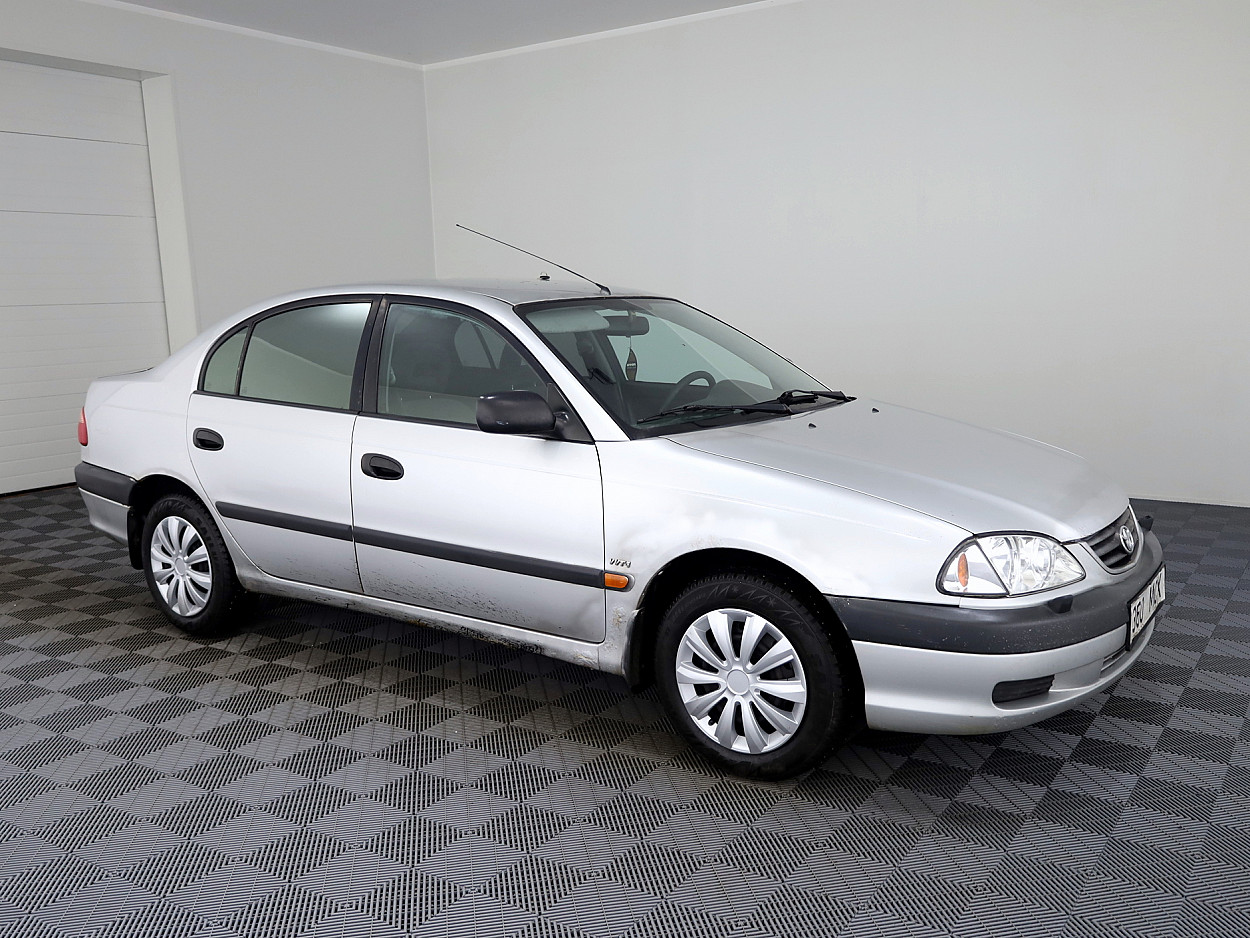 Toyota Avensis Linea Sol A-C 1.6 81kW